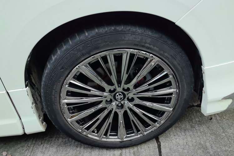Used Toyota Alphard 2015 3.5L Prestige Edition Right Front Wheel Hub