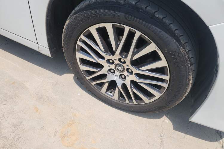 Used Toyota Alphard 2015 3.5L Luxury Edition Right Front Wheel Hub