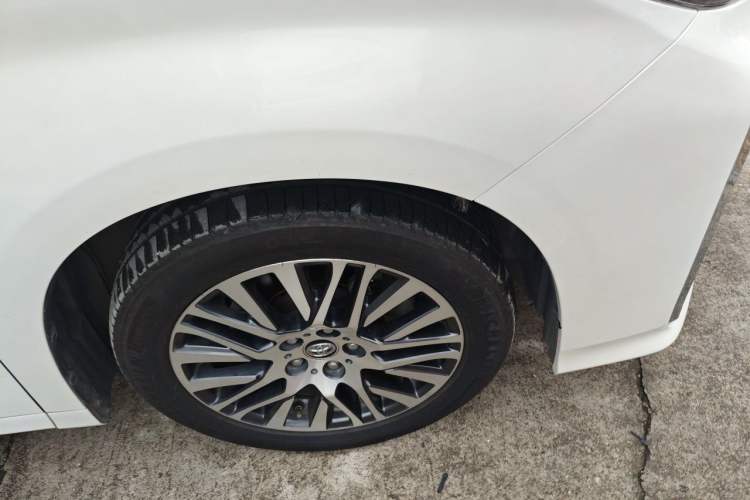 Used Toyota Alphard 2015 3.5L Prestige Edition Right Front Wheel Hub