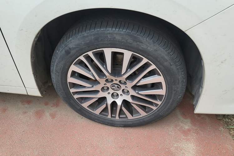 Used Toyota Alphard 2015 3.5L Luxury Edition Right Front Wheel Hub