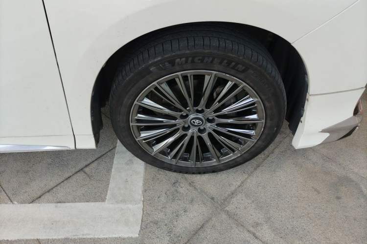 Used Toyota Alphard 2015 3.5L Luxury Edition Right Front Wheel Hub