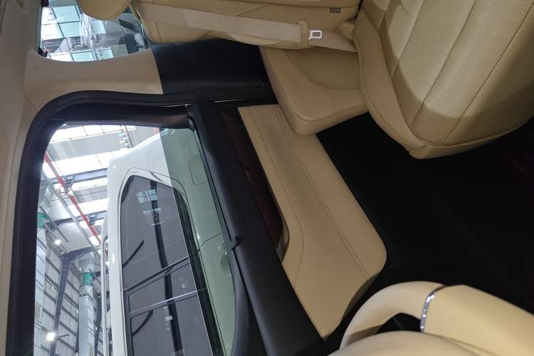 Used Toyota Alphard 2015 3.5L Luxury Edition Right Rear Door Interior