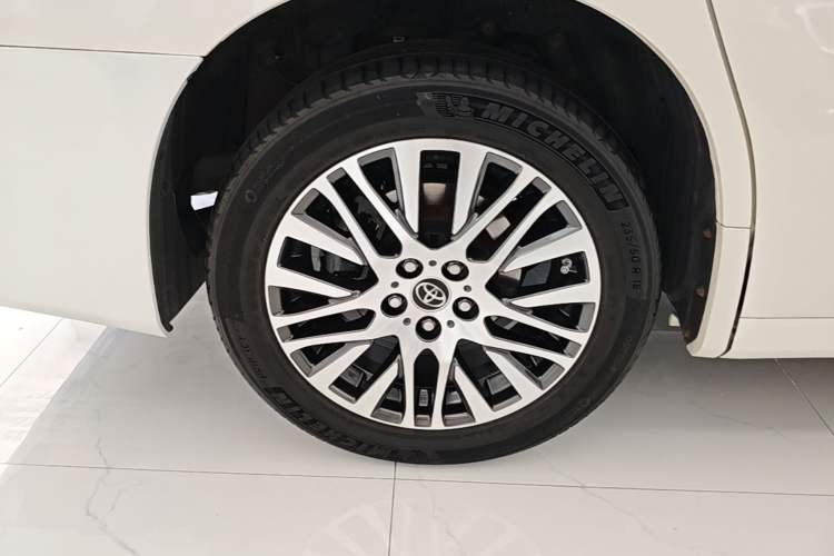 Used Toyota Alphard 2015 3.5L Luxury Edition Right Rear Wheel Hub