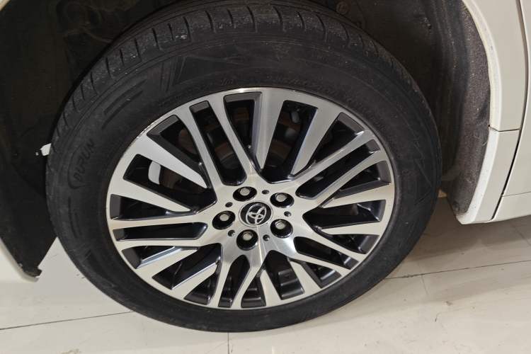 Used Toyota Alphard 2015 3.5L Luxury Edition Right Rear Wheel Hub