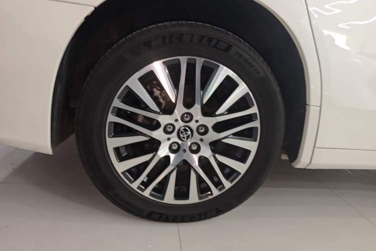 Used Toyota Alphard 2015 3.5L Prestige Edition Right Rear Wheel Hub