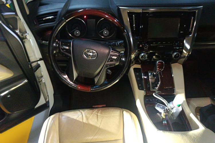 Used Toyota Alphard 2015 3.5L Luxury Edition Steering Wheel