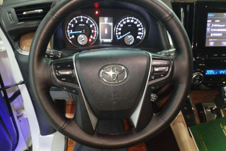 Used Toyota Alphard 2015 3.5L Luxury Edition Steering Wheel