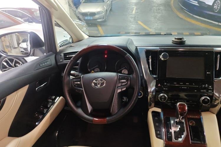 Used Toyota Alphard 2015 3.5L Luxury Edition Steering Wheel