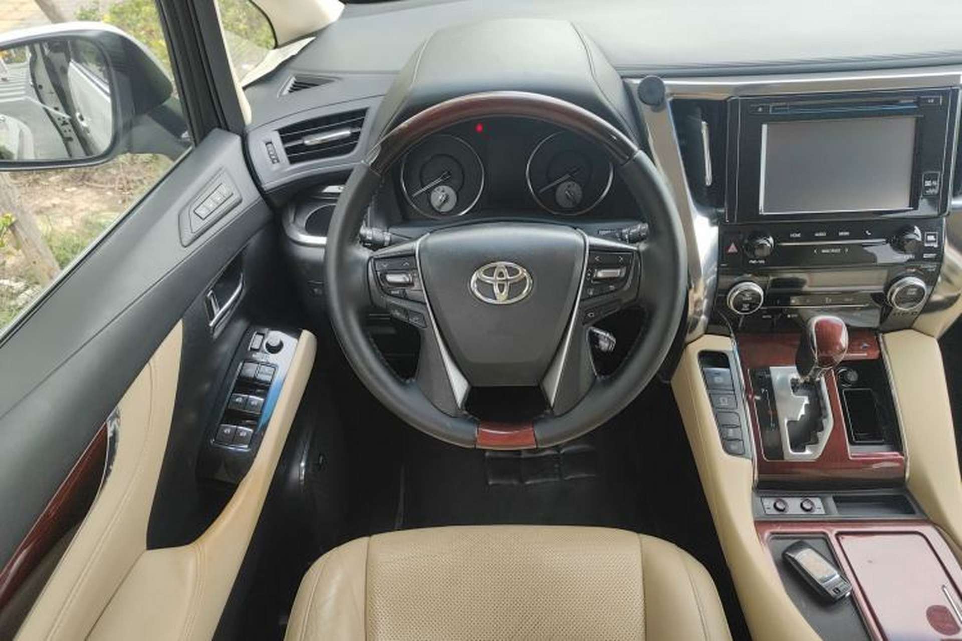 Used Toyota Alphard 2015 3.5L Luxury Edition Steering Wheel