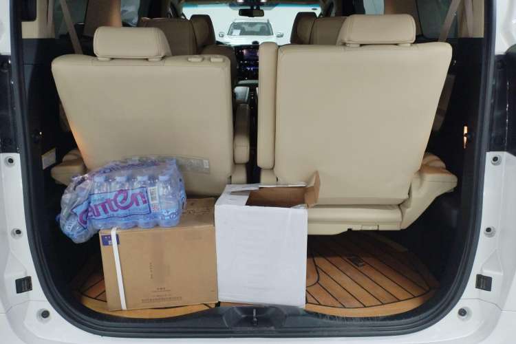 Used Toyota Alphard 2015 3.5L Luxury Edition Trunk