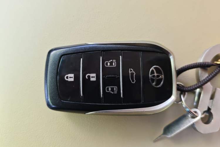 Used Toyota Alphard 2015 3.5L Luxury Edition Vehicle Key