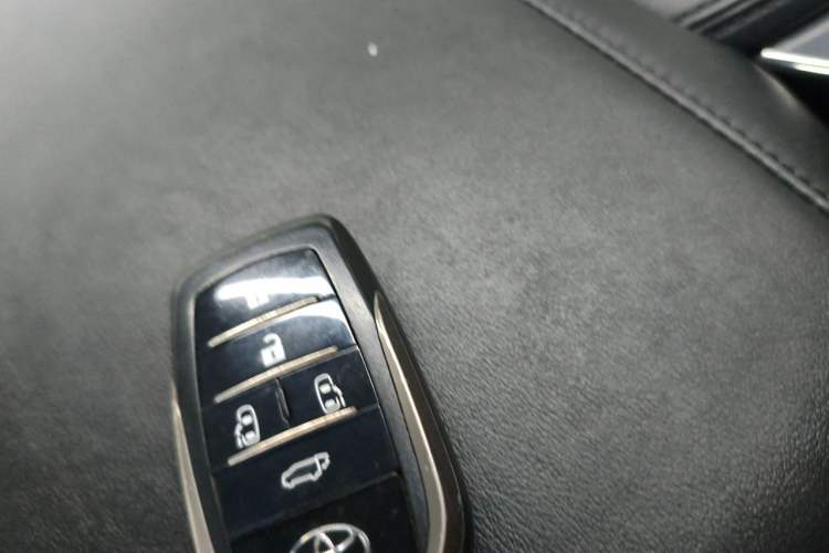 Used Toyota Alphard 2015 3.5L Prestige Edition Vehicle Key