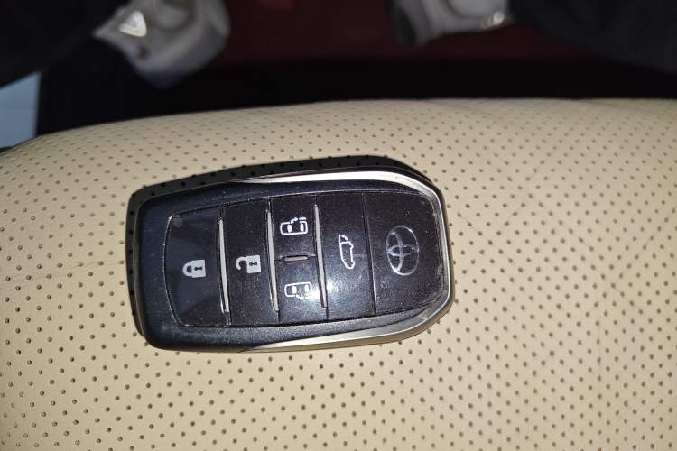 Used Toyota Alphard 2015 3.5L Luxury Edition Vehicle Key