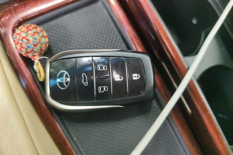 Used Toyota Alphard 2015 3.5L Luxury Edition Vehicle Key