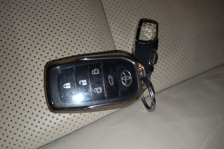 Used Toyota Alphard 2015 3.5L Prestige Edition Vehicle Key