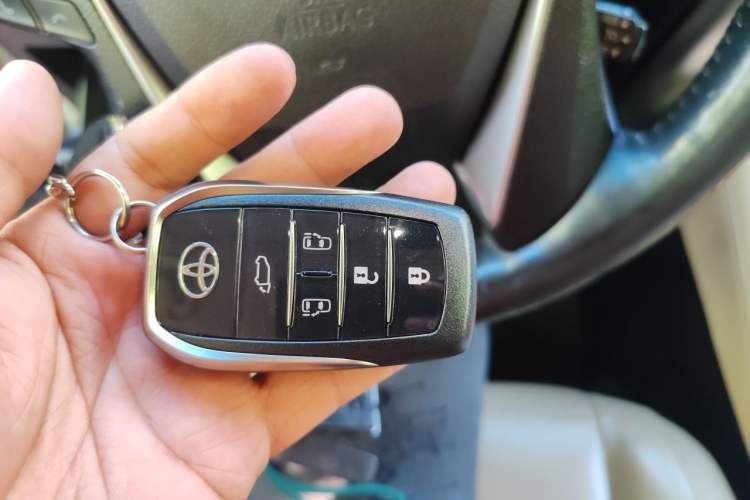 Used Toyota Alphard 2015 3.5L Luxury Edition Vehicle Key