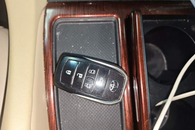 Used Toyota Alphard 2015 3.5L Luxury Edition Vehicle Key