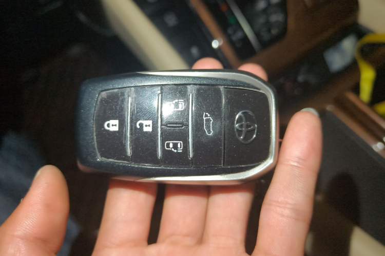 Used Toyota Alphard 2015 3.5L Prestige Edition Vehicle Key