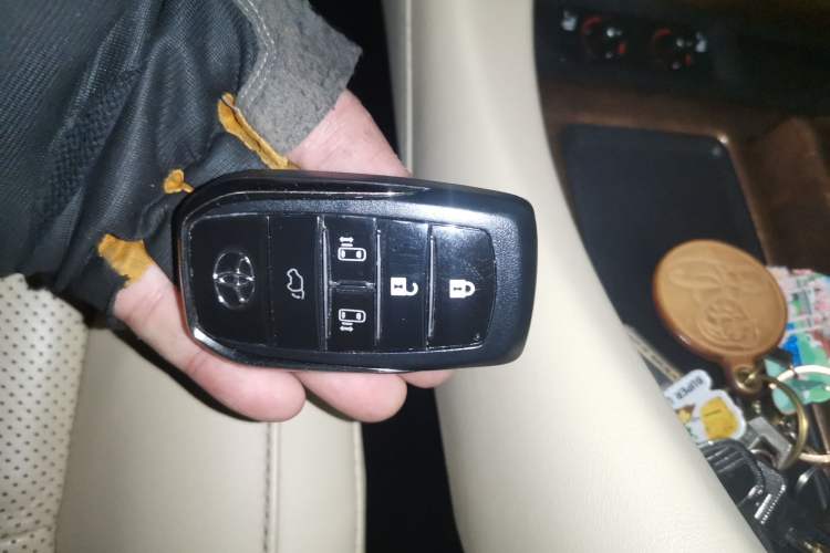 Used Toyota Alphard 2015 3.5L Prestige Edition Vehicle Key