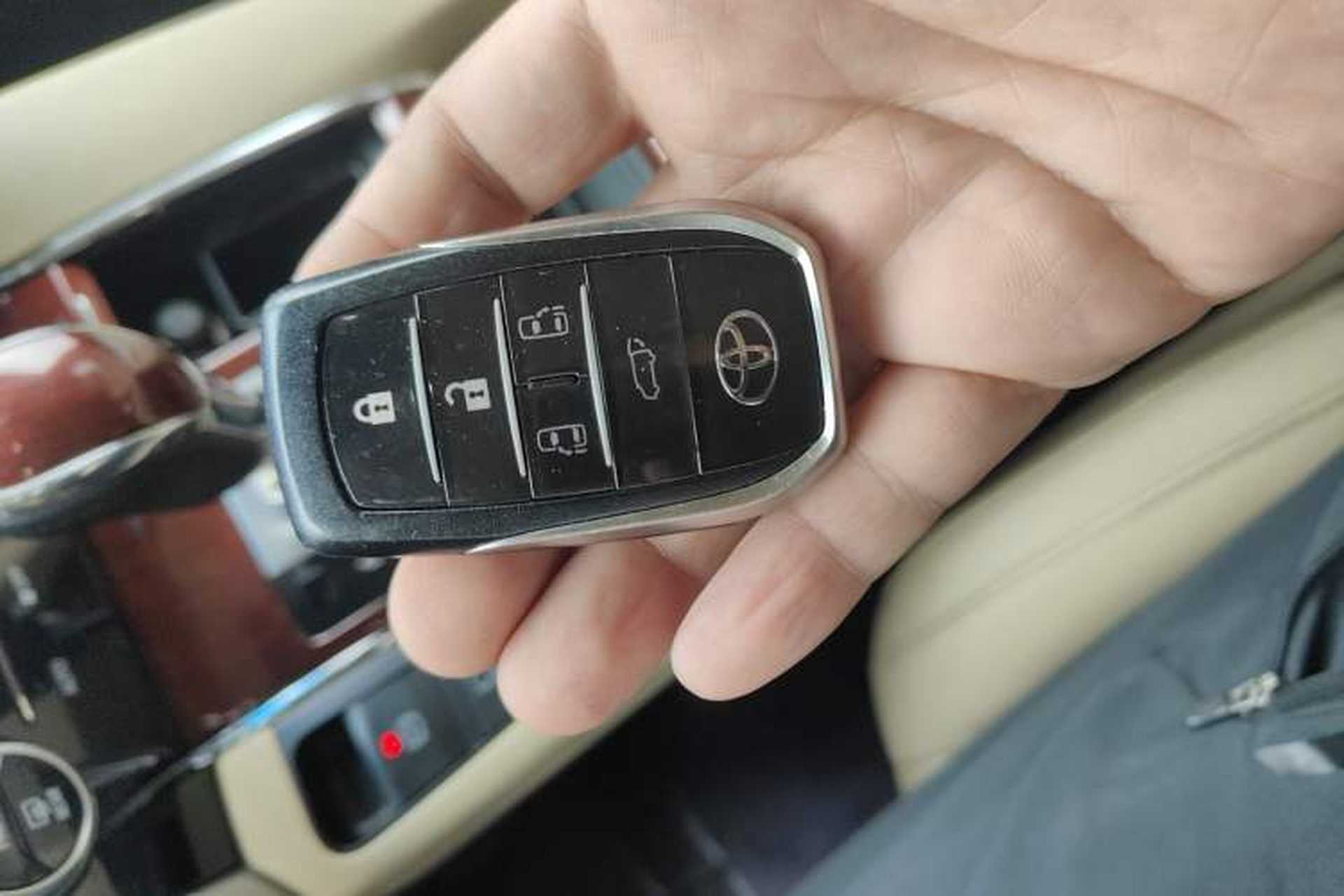 Used Toyota Alphard 2015 3.5L Luxury Edition Vehicle Key