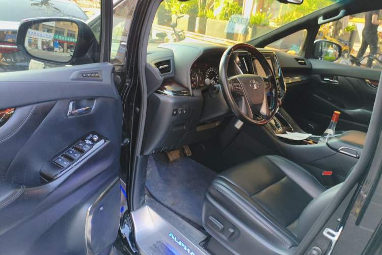 Used Toyota Alphard  Driver Seat