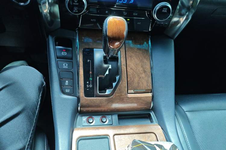 Used Toyota Alphard  Gear Lever