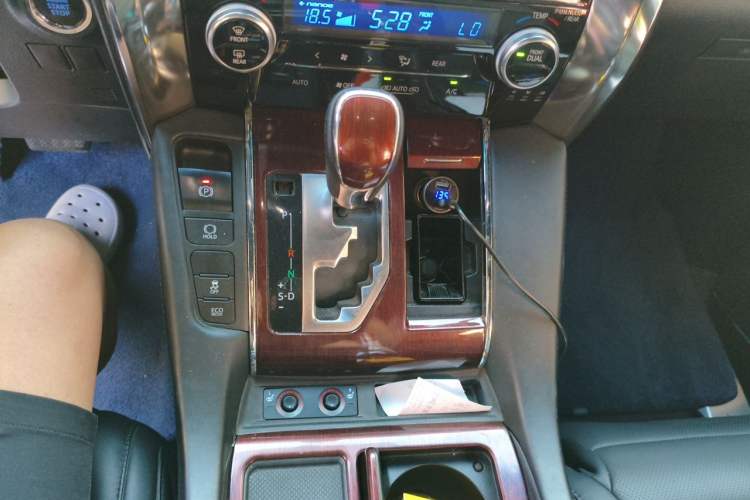 Used Toyota Alphard  Gear Lever