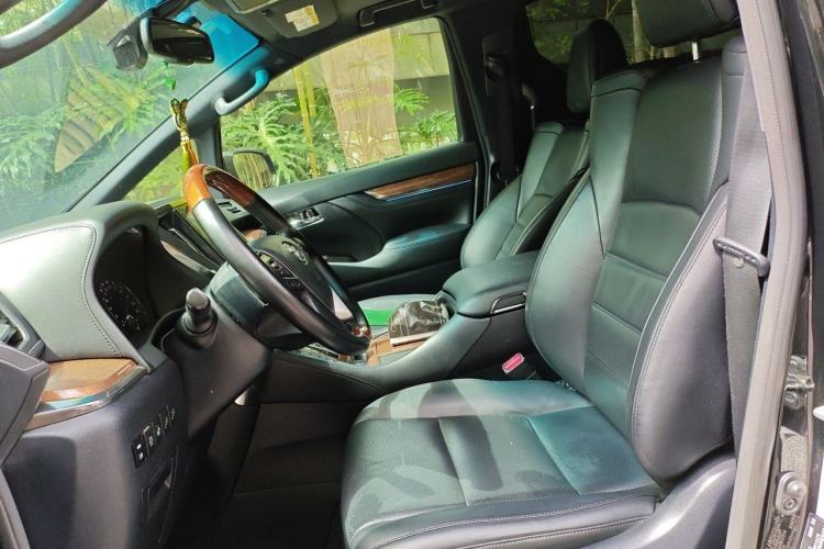 Used Toyota Alphard  Left Front Seat
