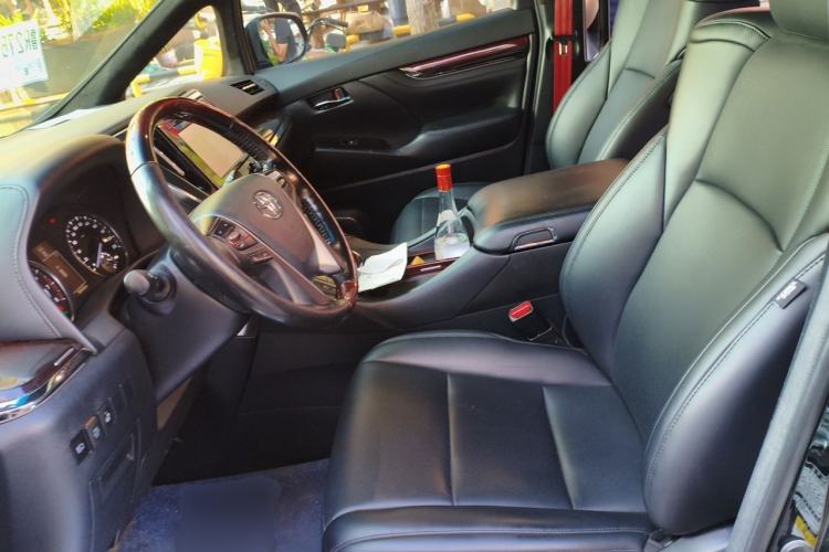 Used Toyota Alphard  Left Front Seat