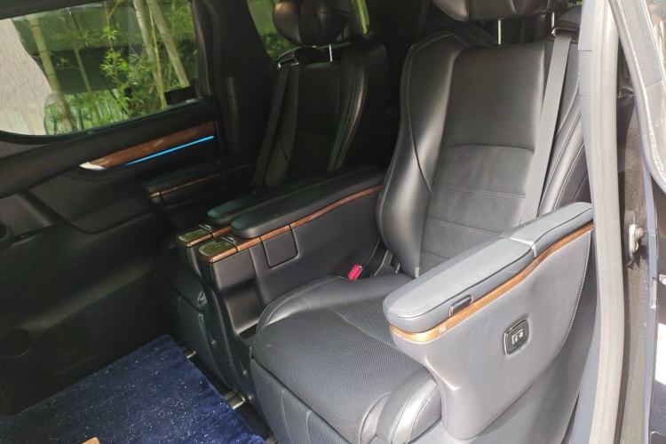 Used Toyota Alphard  Left Rear Seat