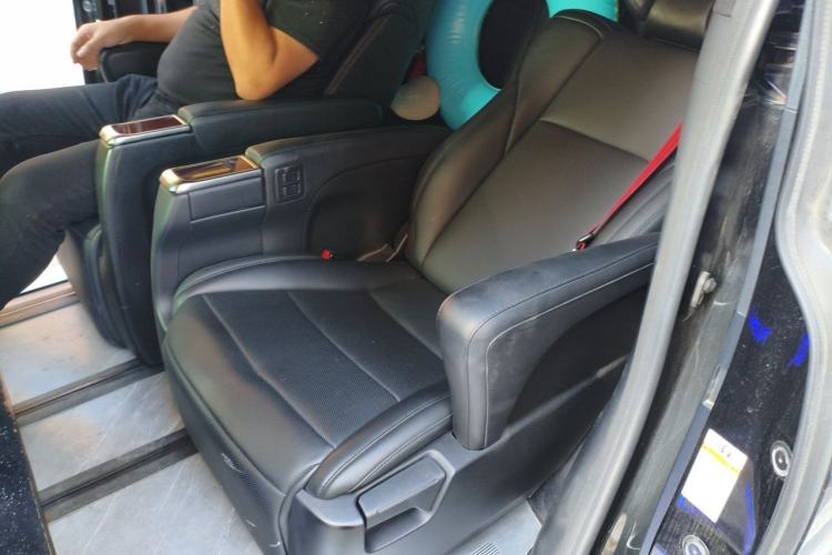 Used Toyota Alphard  Left Rear Seat