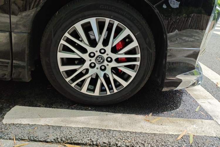 Used Toyota Alphard  Right Front Wheel Hub