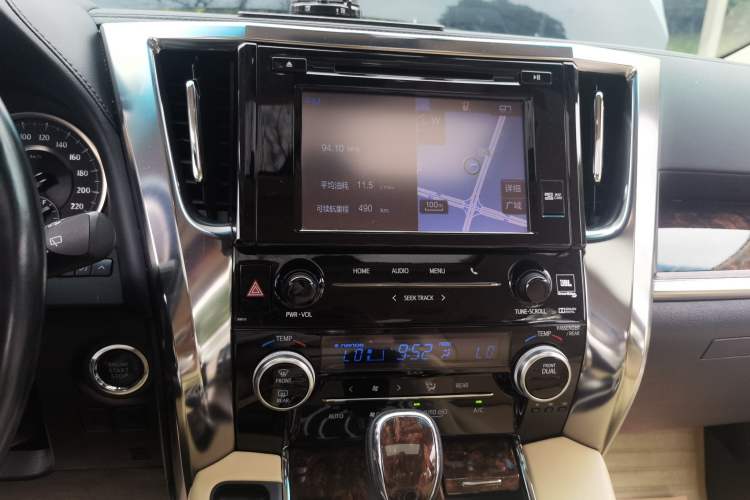 Used Toyota Alphard 2018 Revised Version 3.5L Luxury Edition Audio And AC Panel