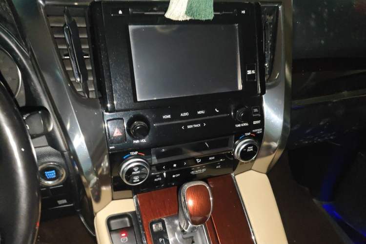 Used Toyota Alphard 2018 3.5L Luxury Edition Audio And AC Panel