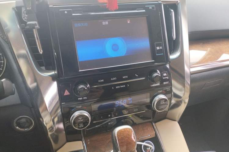 Used Toyota Alphard 2018 3.5L Prestige Edition Audio And AC Panel