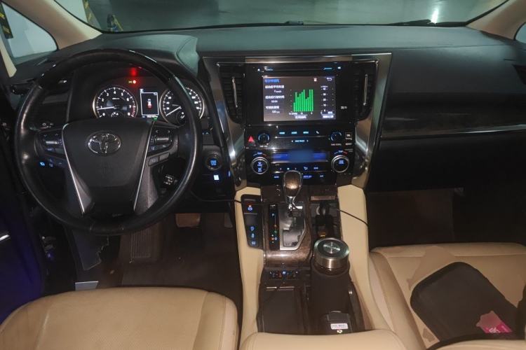 Used Toyota Alphard 2018 Revised Version 3.5L Premium Edition Center Console