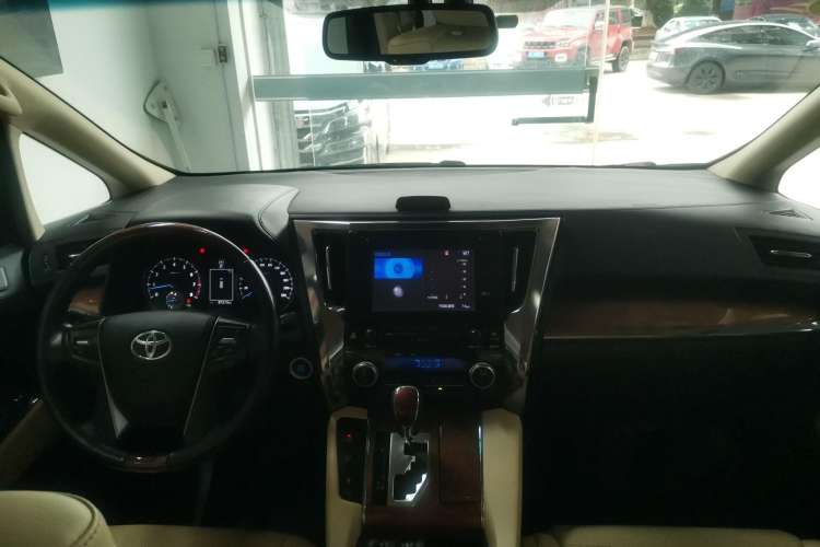 Used Toyota Alphard 2018 3.5L Prestige Edition Center Console