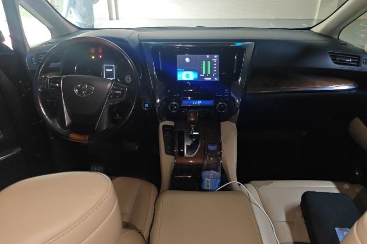 Used Toyota Alphard 2018 3.5L Prestige Edition Center Console