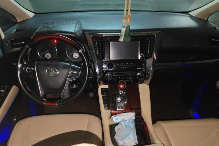 Used Toyota Alphard 2018 3.5L Luxury Edition Center Console