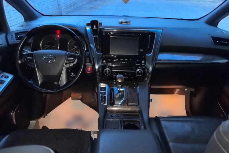 Used Toyota Alphard 2018 Revised Version 3.5L Premium Edition Center Console