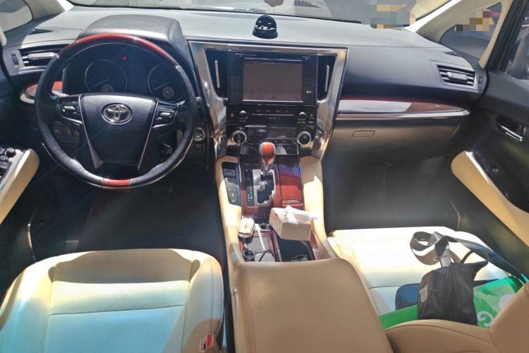 Used Toyota Alphard 2018 3.5L Luxury Edition Center Console