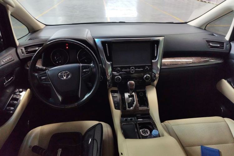 Used Toyota Alphard 2018 Revised Version 3.5L Premium Edition Center Console