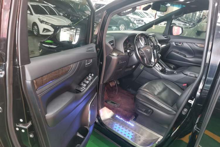 Used Toyota Alphard 2018 Revised Version 3.5L Premium Edition Driver Seat