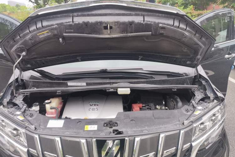 Used Toyota Alphard 2018 Revised Version 3.5L Luxury Edition Engine Bay