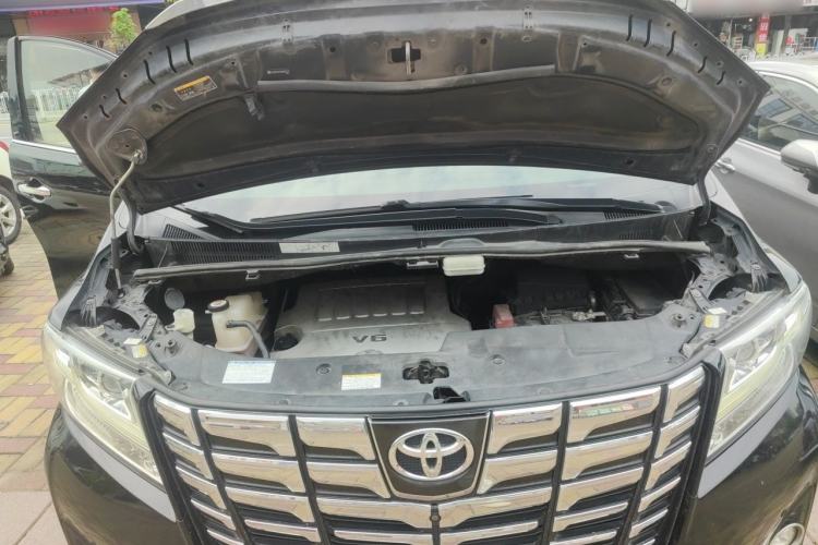 Used Toyota Alphard 2018 3.5L Luxury Edition Engine Bay