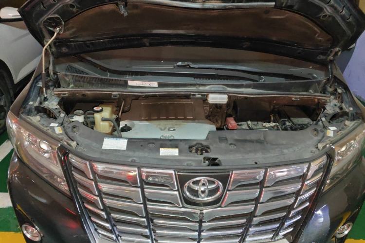Used Toyota Alphard 2018 3.5L Luxury Edition Engine Bay