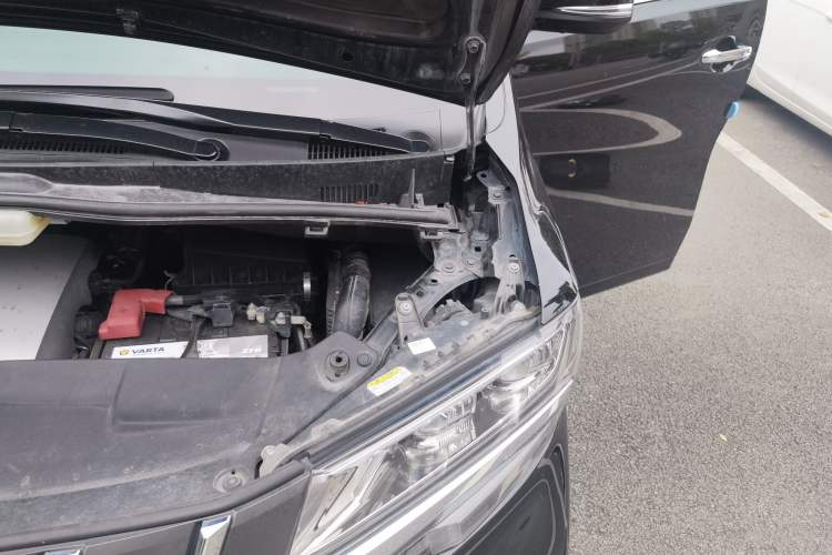 Used Toyota Alphard 2018 Revised Version 3.5L Luxury Edition Engine Bay Left