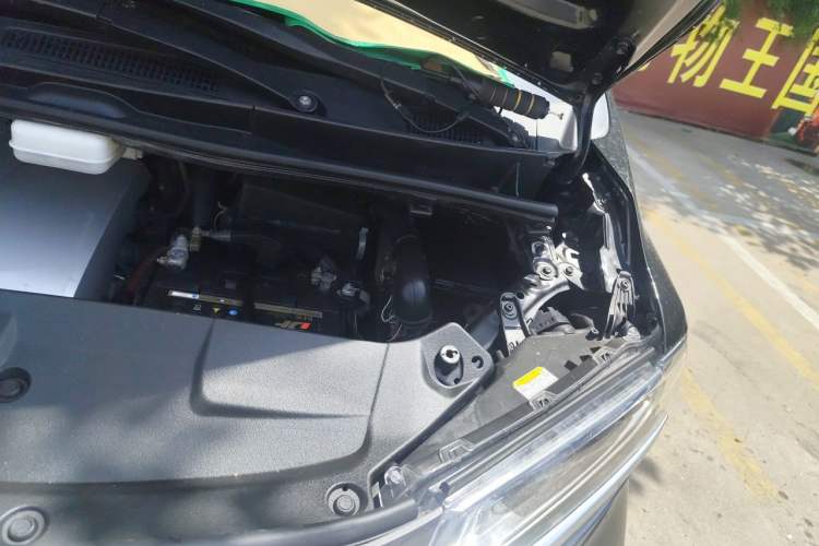 Used Toyota Alphard 2018 Revised Version 3.5L Luxury Edition Engine Bay Left