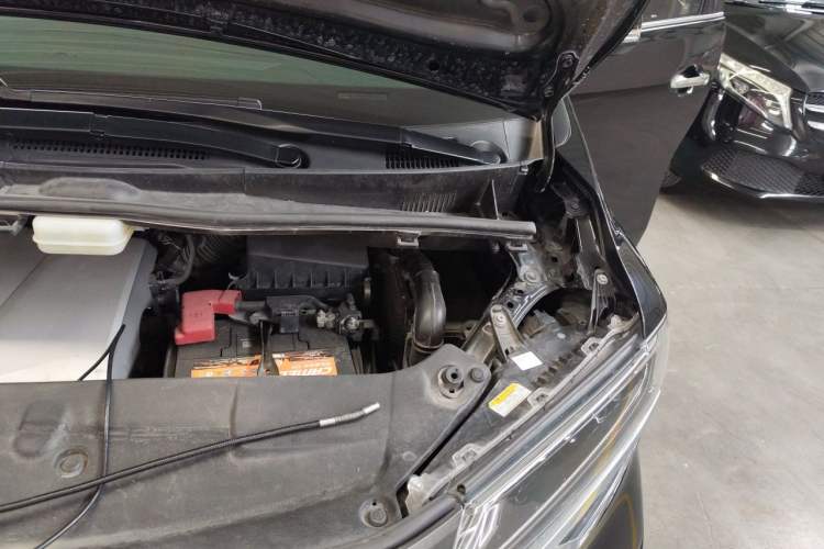 Used Toyota Alphard 2018 Revised Version 3.5L Premium Edition Engine Bay Left