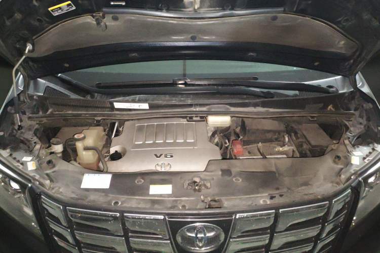Used Toyota Alphard 2018 3.5L Luxury Edition Engine Bay